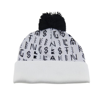 Cappelli a maglia con ricamo