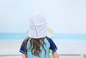 I bambini dello spazio in bianco di nuotata agitano la spiaggia che del cappuccio del cotone i bambini uv dell'estate giocano i cappelli Upf 50+